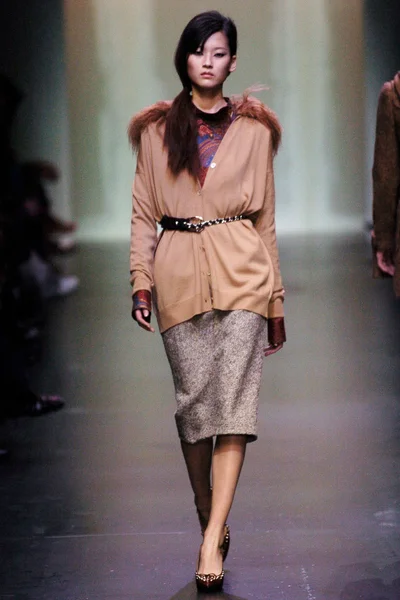 Look 12